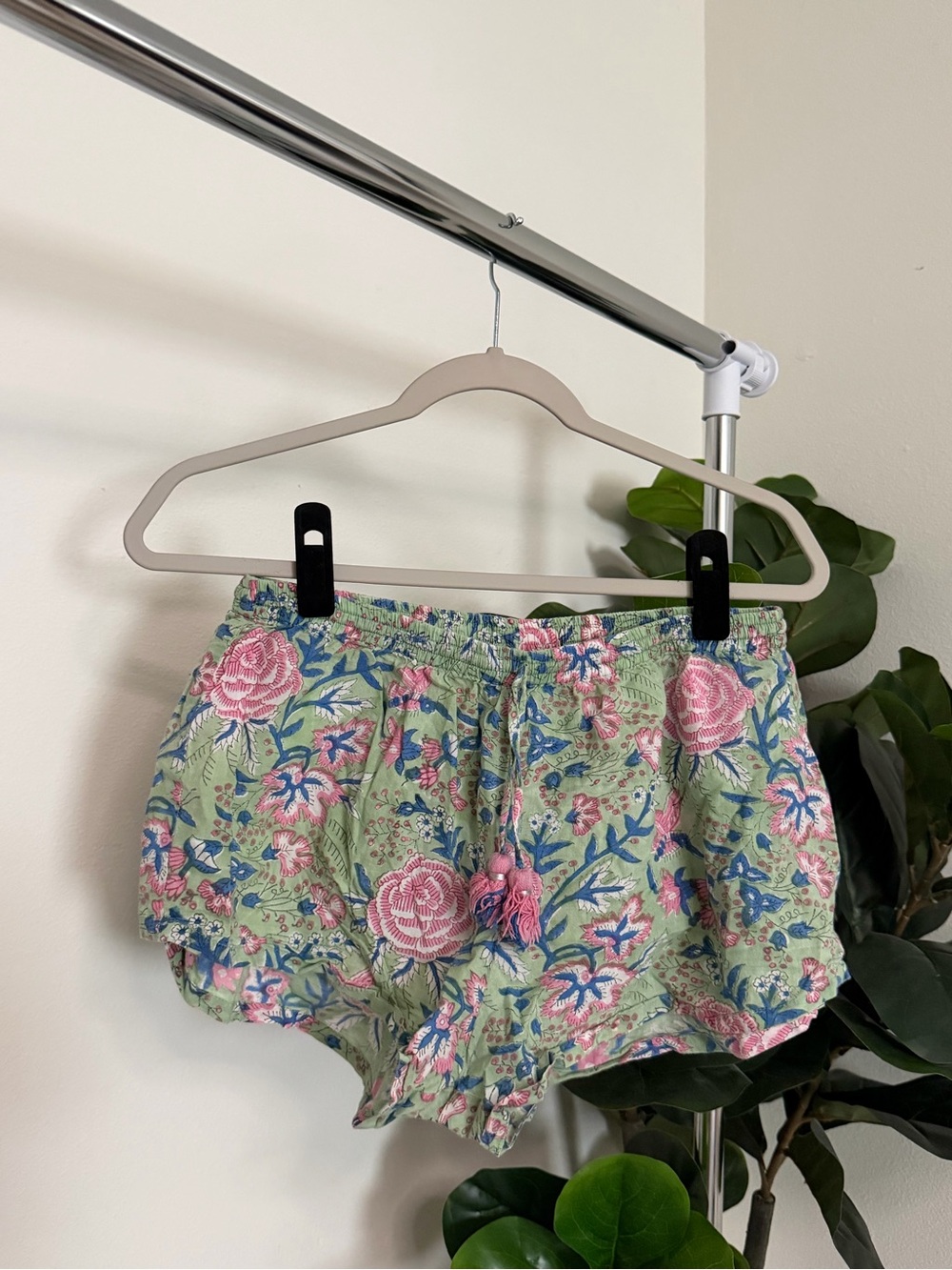 Madison Mathews Floral Lounge Shorts - Picture 2 of 4